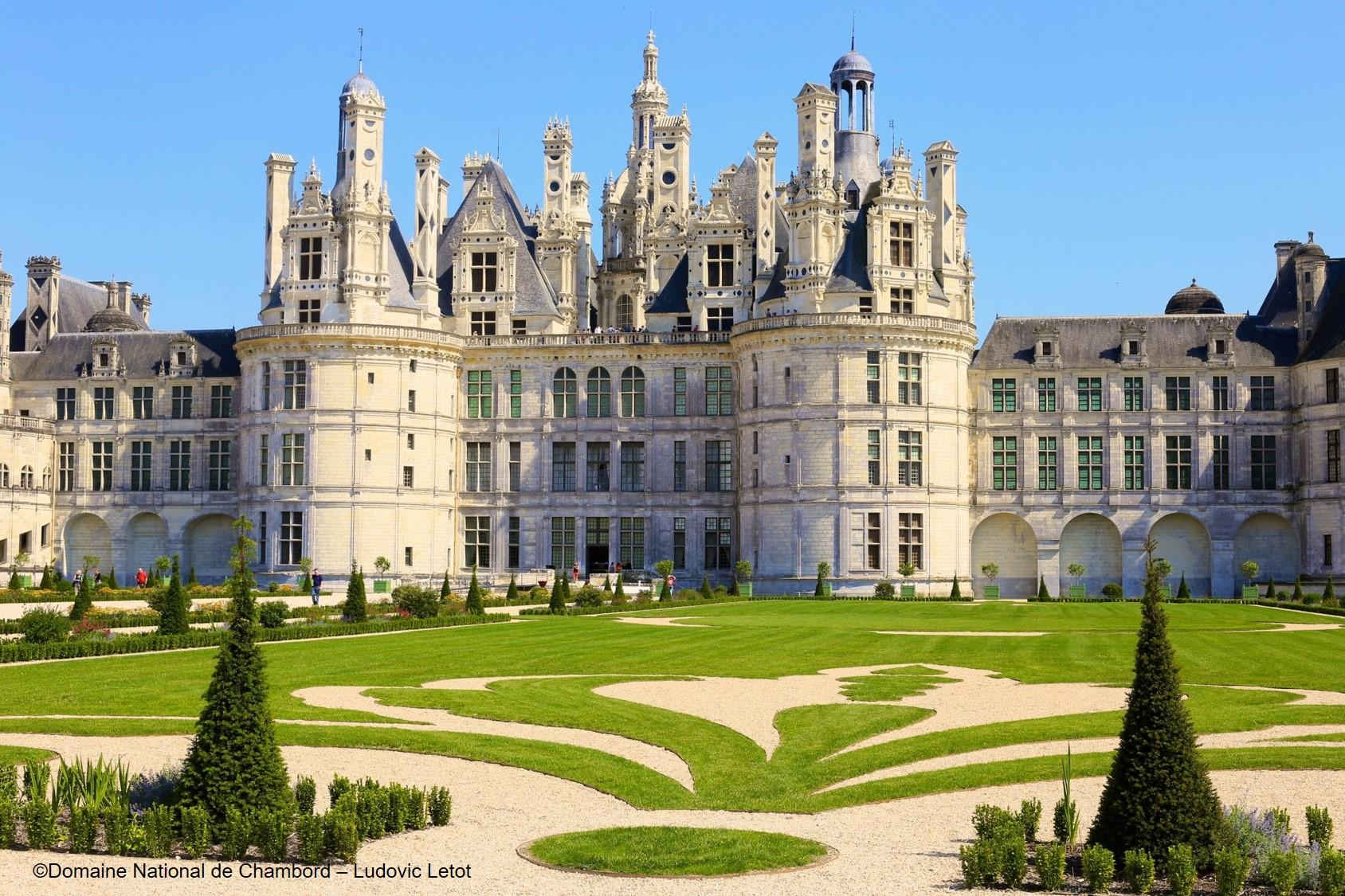 Chambord Castle & Domain (Official)